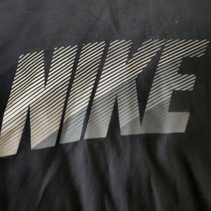 MENS NIKE SMALL LONG SLEEVE TSHIRT